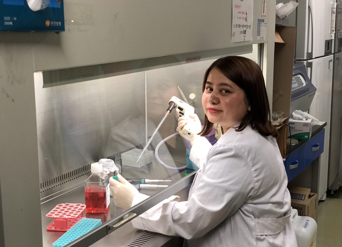 A Nepalese Graduate Student’s Research on Bacteria