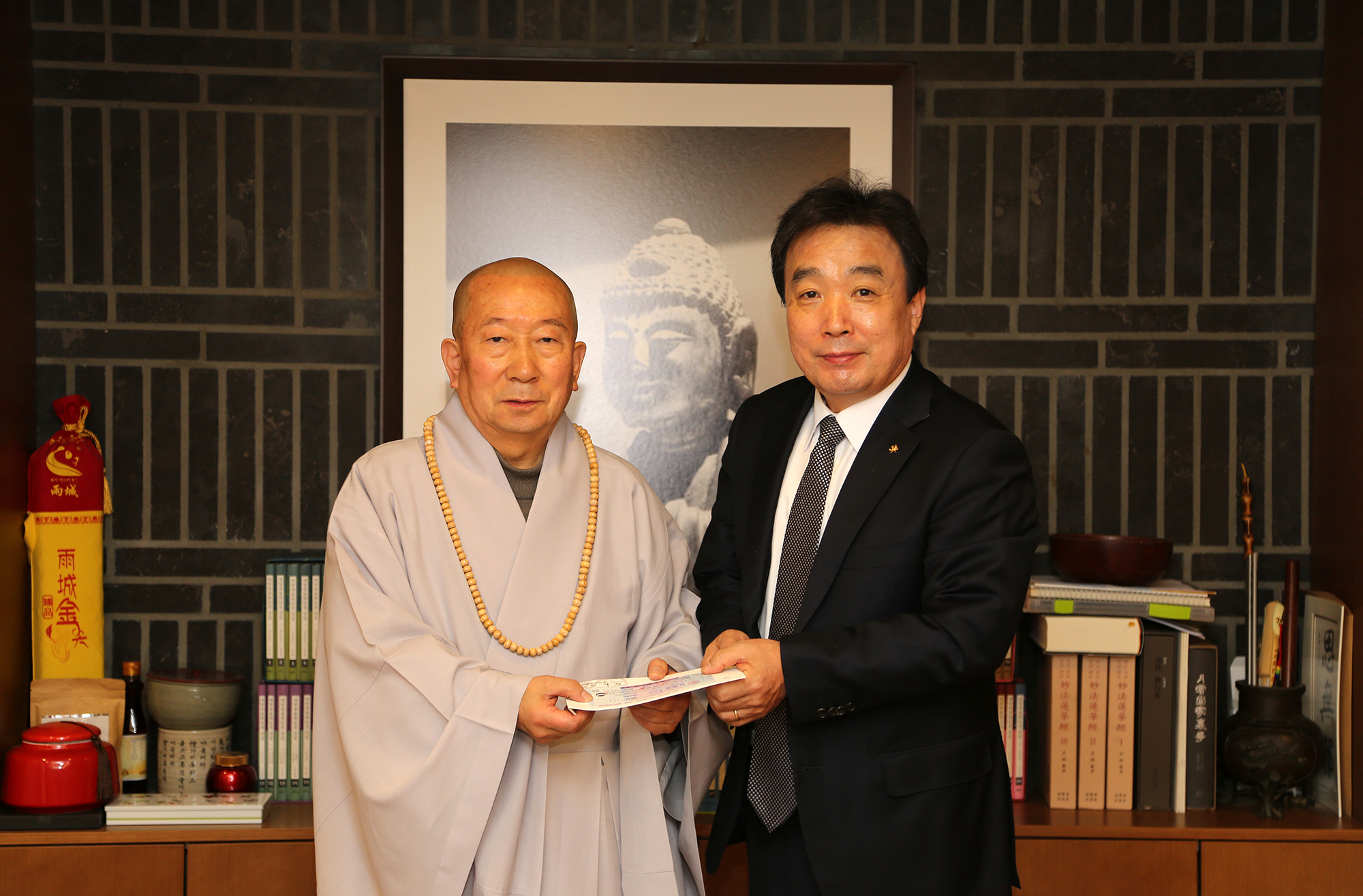 홍파스님 1천만원 기부