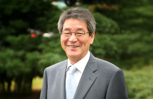 초허당 권오춘 동국대 종신 석좌교수, 20년 연속 모교에 장학금 전달