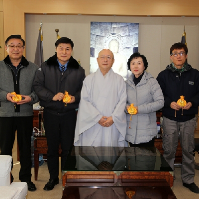 학교법인 동국대, 교내 환경개선 근로자들에게 설 선물