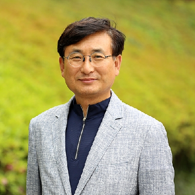 한국 인문학의 위상을 세계로 알리는 연구 진행할 것