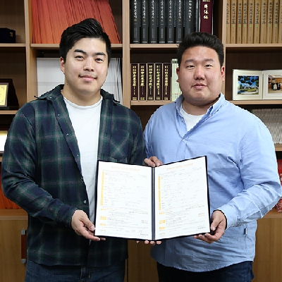 학부·대학원 총학생회장 기부금 100만원 전달