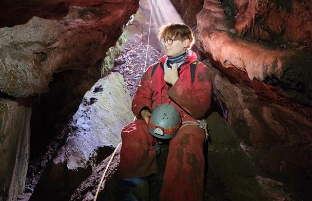 “2024년엔 미국으로 떠납니다!”…자연과 하나되는 동굴탐험연구회